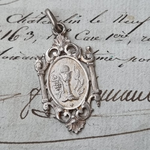 Grand pendentif médaille - pendentif,